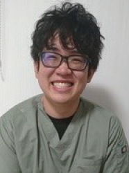 歯科医師:小川 瑛仁