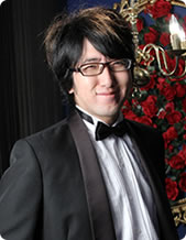 歯科医師:二瓶 伸也